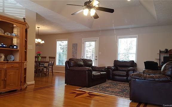 2nd image of 611 Catawba Valley Blvd SE