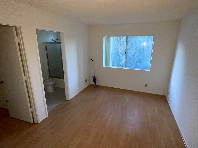 11707 Otsego St #G — Photo 5