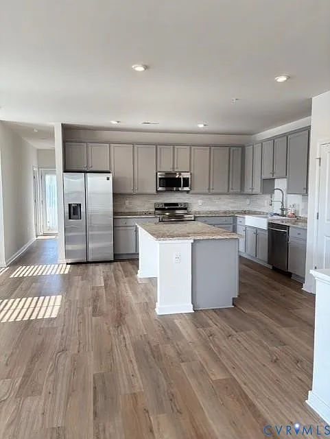 4 bed, 3.0 bath, 2208 sqft, $2,550 — Photo 1