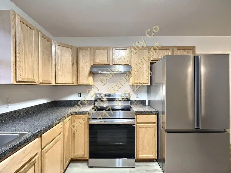 360 W Market St #B — Photo 5
