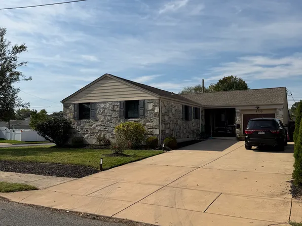9730 Chapel Rd, Philadelphia, PA 19115