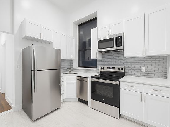 3rd image of 10 E 16th St #2