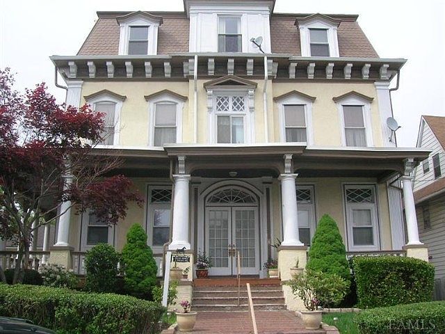 1st image of 7 Wallace Ave