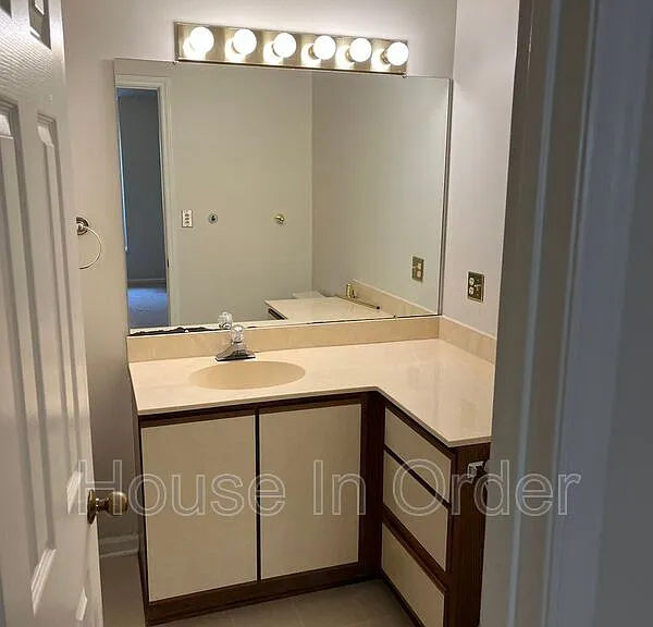 4 Timberlake Dr — Photo 8