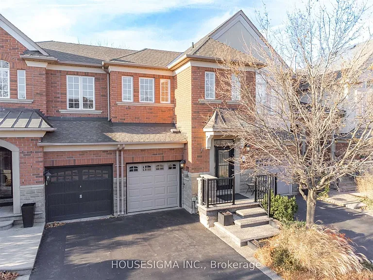 244 Tawny Cres — Photo 1