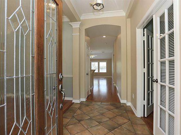 3rd image of 27 Melville Glen Pl