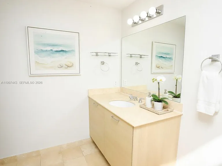 350 NE 24th St #601 — Photo 7