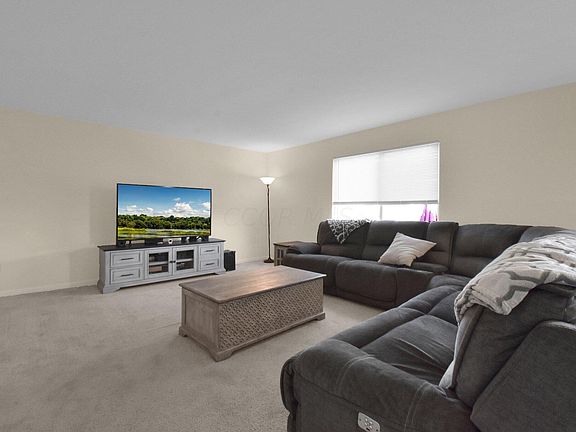 5th image of 4918 Whispering Falls Dr