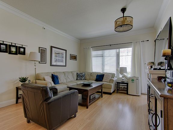 2nd image of 22150 Dewdney Trunk Rd #407
