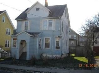 6 Lincoln St, Middletown, NY 10940