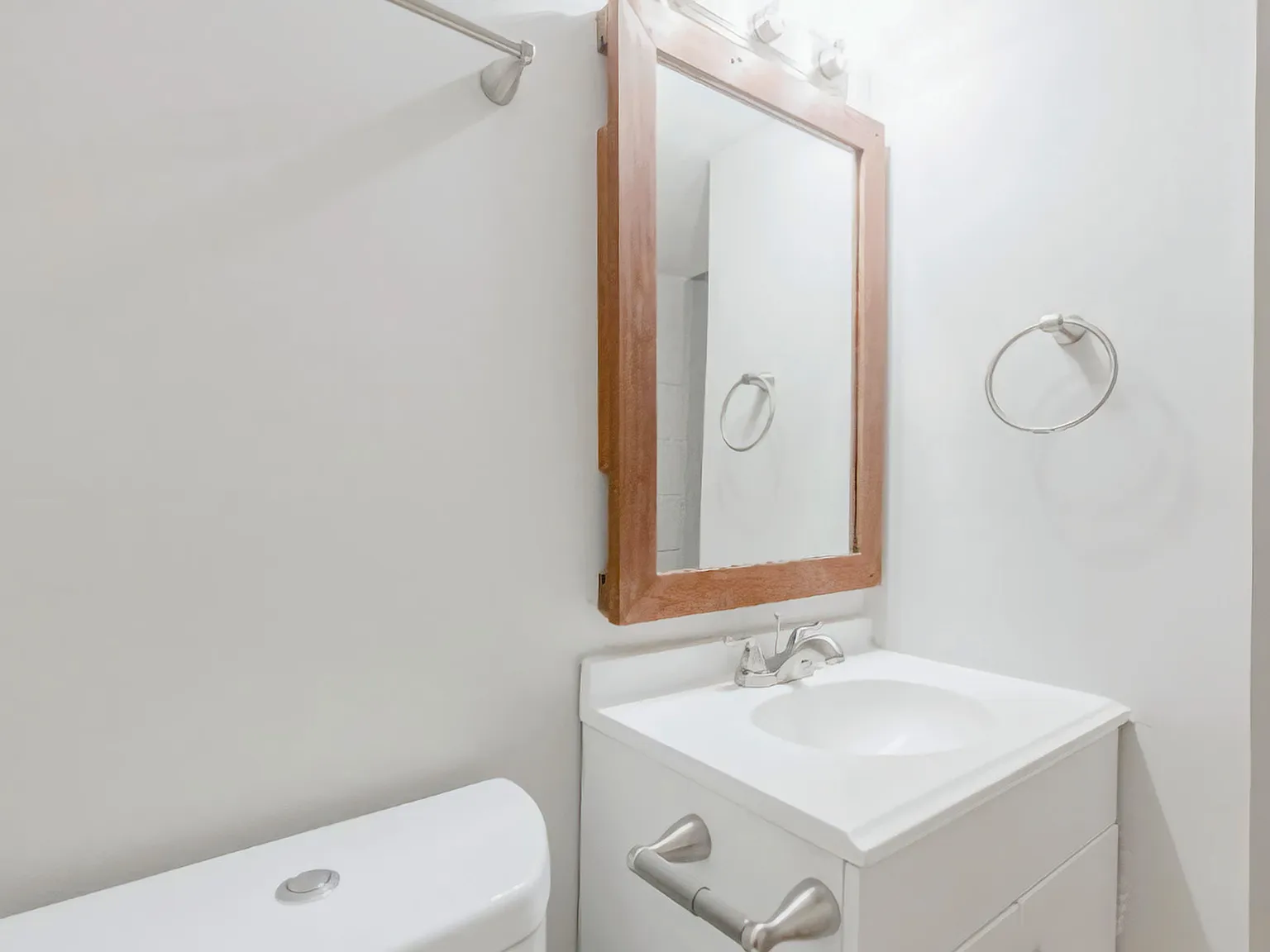4 bed, 2.0 bath, 2000 sqft, $663 — Photo 4