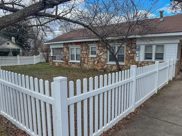 220 Preacher Roe Boulevard, West Plains, MO 65775