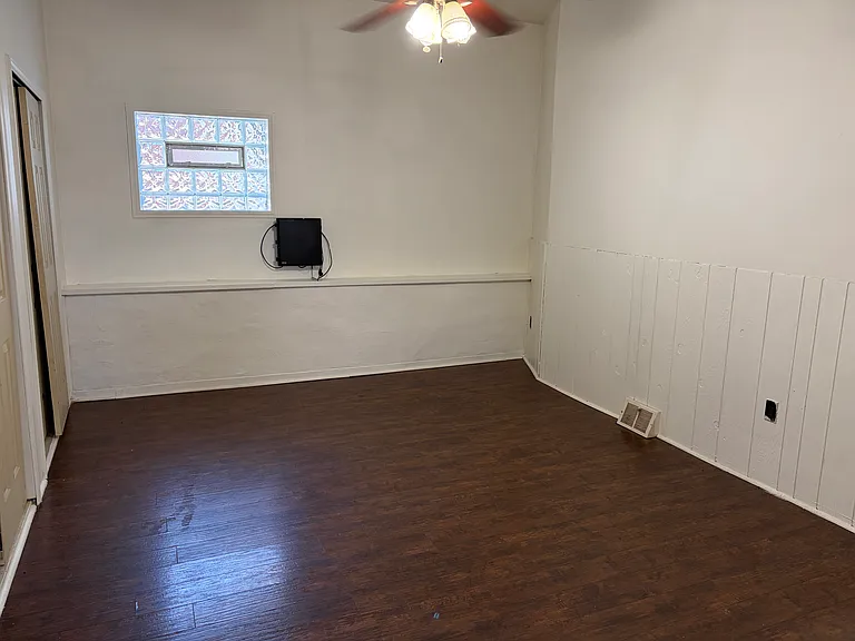3834 Penn Ave #1 — Photo 3