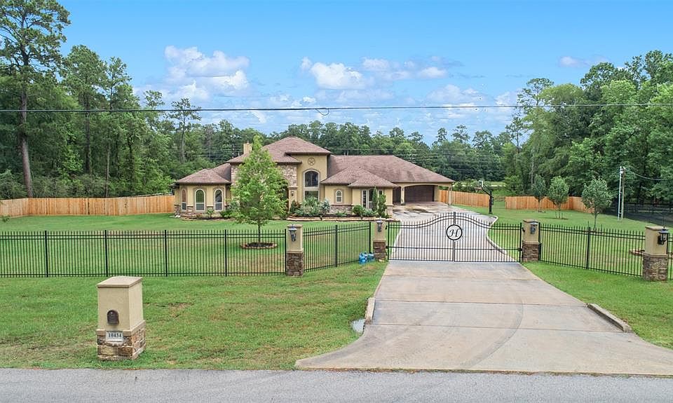 1st image of 10434 Crestwater Cir