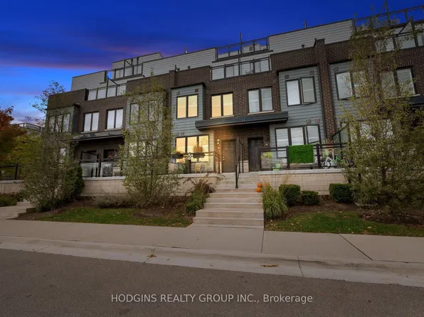 2255 McNab Ln #11, Mississauga, ON L5J 0B3