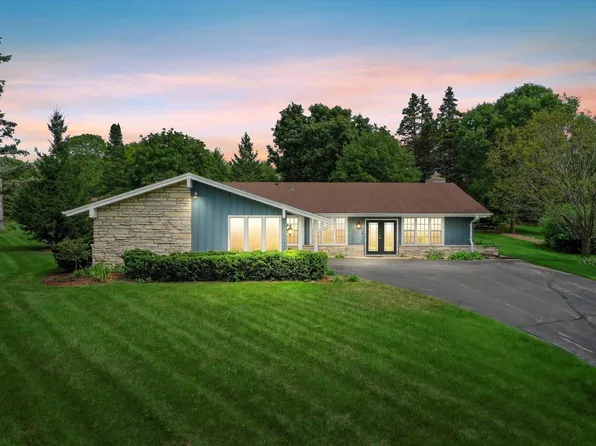 2330 Whippletree COURT, Brookfield, WI 53045