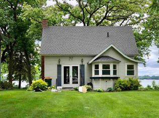 2507 Lake Shore Dr, Okoboji, IA 51355