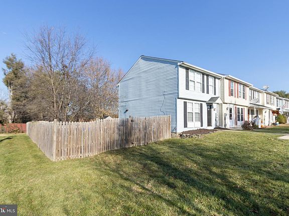 2nd image of 1520 Violet Dr