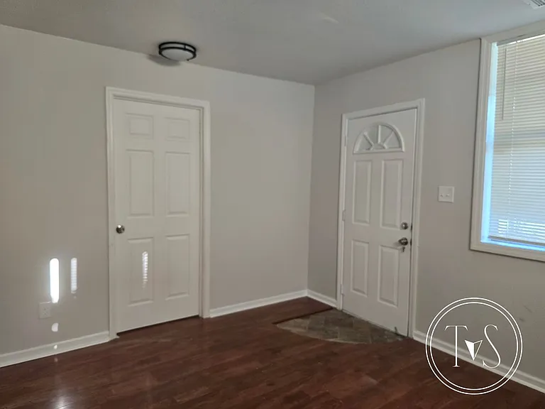 503 Gould St — Photo 5