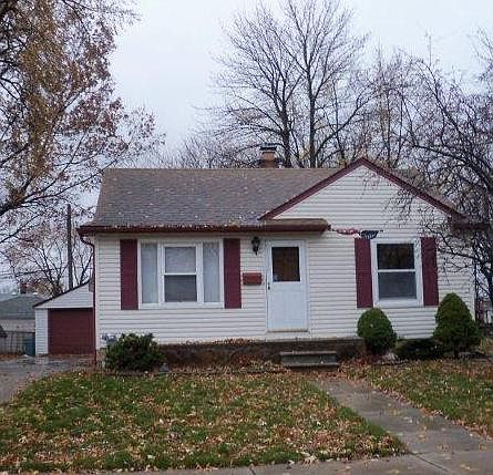 1st image of 21520 Revere St