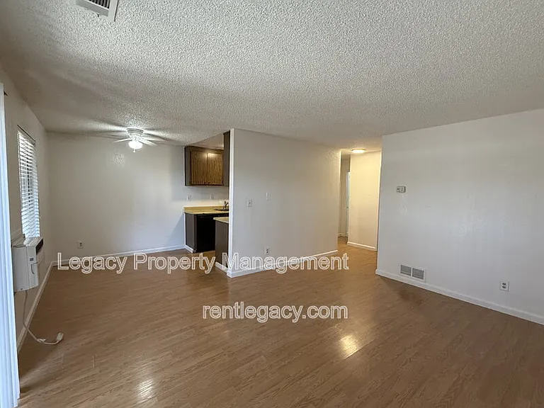 2125 Northwood Cir #D — Photo 9