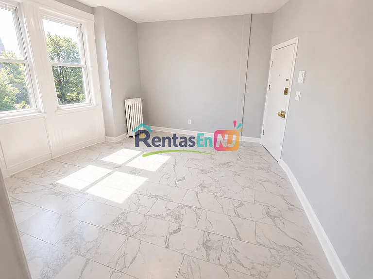 233 Littleton Ave #11A — Photo 3