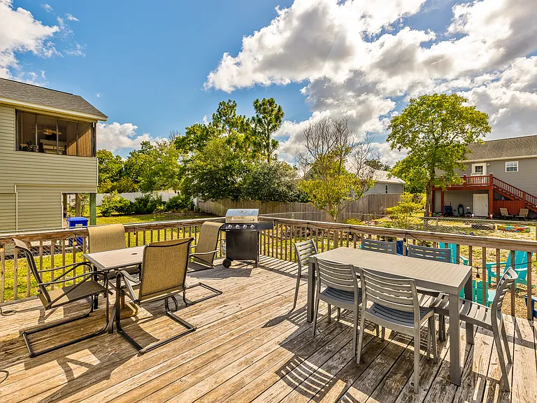Large back deck with gas grill