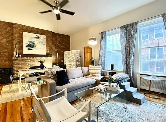 Rented by Compass | media 9