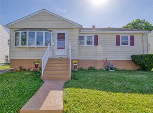18 Anthony Dr, New Haven, CT 06512