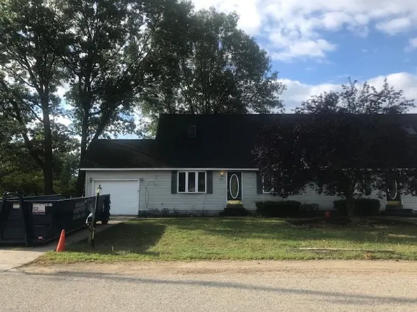 1985 Summerset Dr, Muskegon, MI 49442