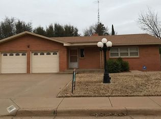 904 N 9th St, Lamesa, TX 79331