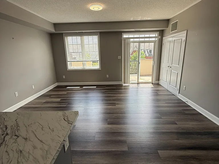 263 Georgian Dr #301 — Photo 5