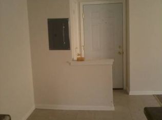 8214 S Exchange Ave, Chicago, IL 60617