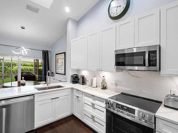 5th image of 17299 Boca Club Boulevard #4