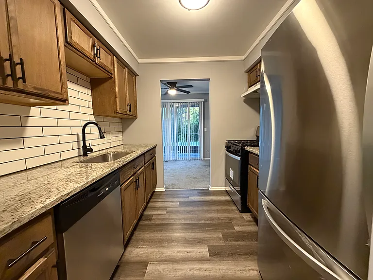 28096 Universal Dr — Photo 3