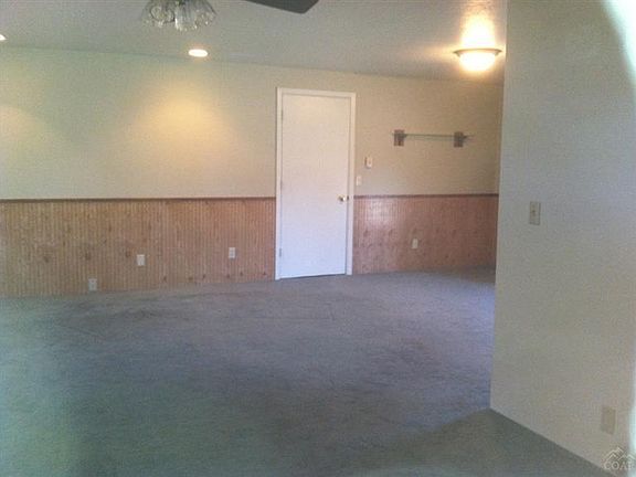 5th image of 640 NE Fairview St