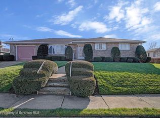 4303 Lawrence Ave, Moosic, PA 18507