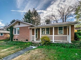 628 Hebron Rd, Hendersonville, NC 28739