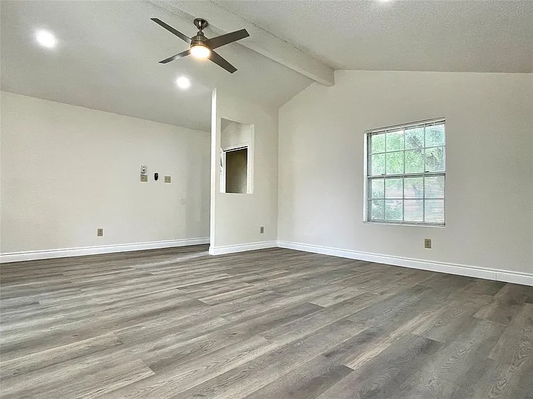 1729 Cricket Hollow Dr — Photo 5