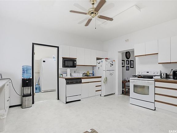 2nd image of 510 Andrew STREET