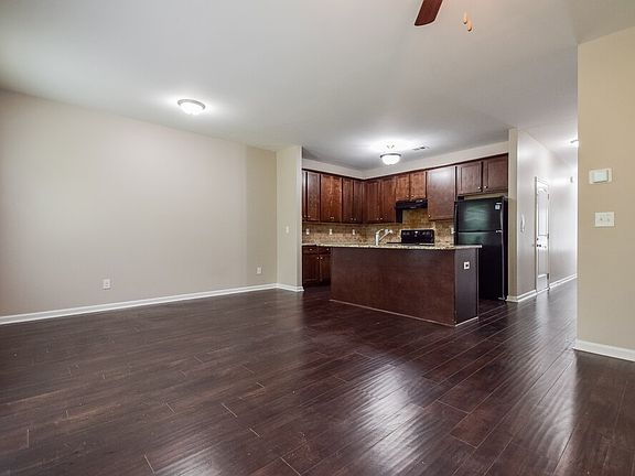 5th image of 3289 Pennington Dr