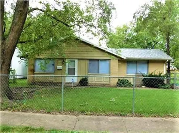 1109 Austin Dr, Urbana, IL 61802