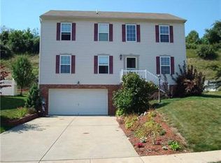 409 Bluefield Dr, Oakdale, PA