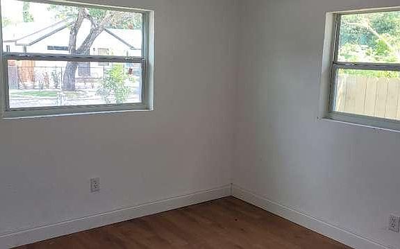 5th image of 332-334 NW 53rd St