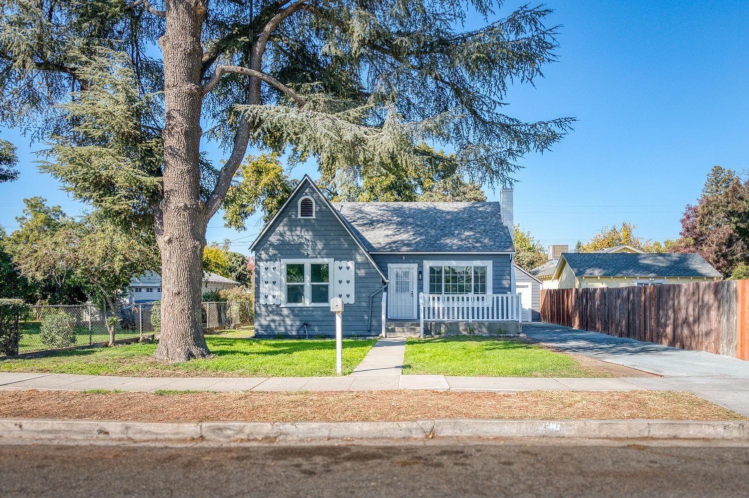 306 Lake Ave, Chowchilla, CA 93610 Zillow