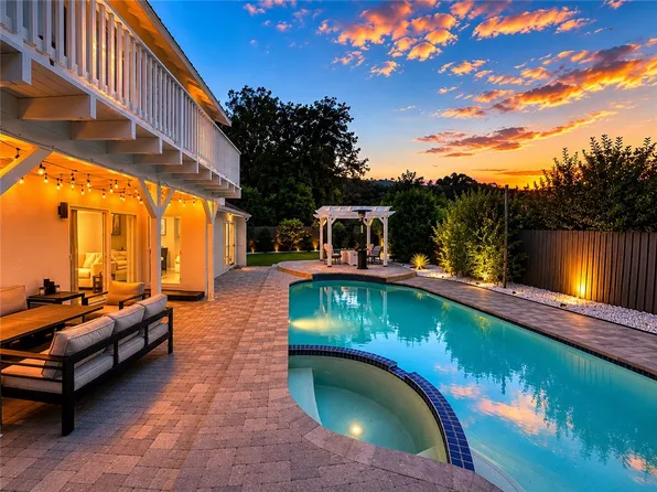 4301 Cezanne Ave, Woodland Hills, CA 91364
