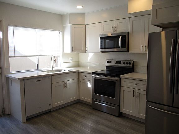 4th image of 8470 Via Sonoma Unit 32