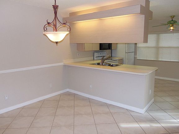 4th image of 8166 Andover Court #C