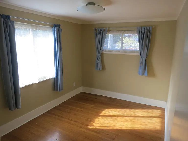 10502 Victory Ln NE — Photo 26