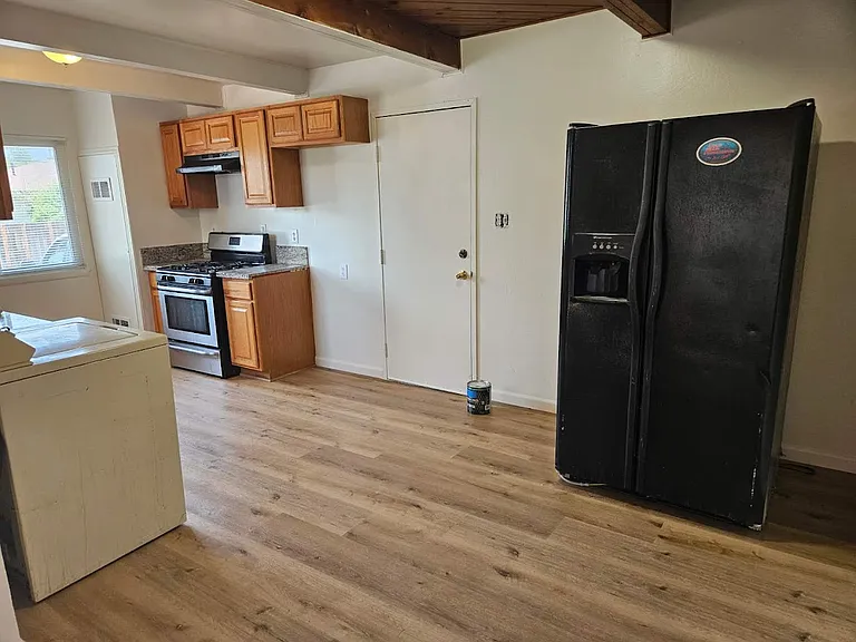 375 Raffetto Dr — Photo 3
